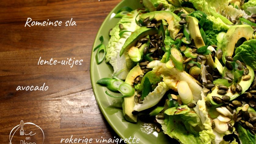 Mie en Place Avocado sla met rokerige vinaigrette