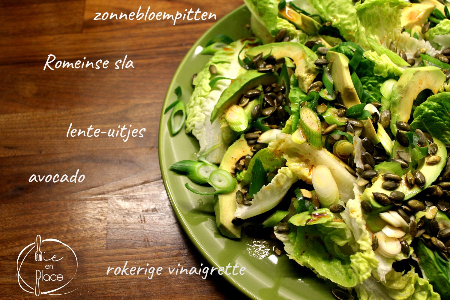 Mie en Place Avocado sla met rokerige vinaigrette