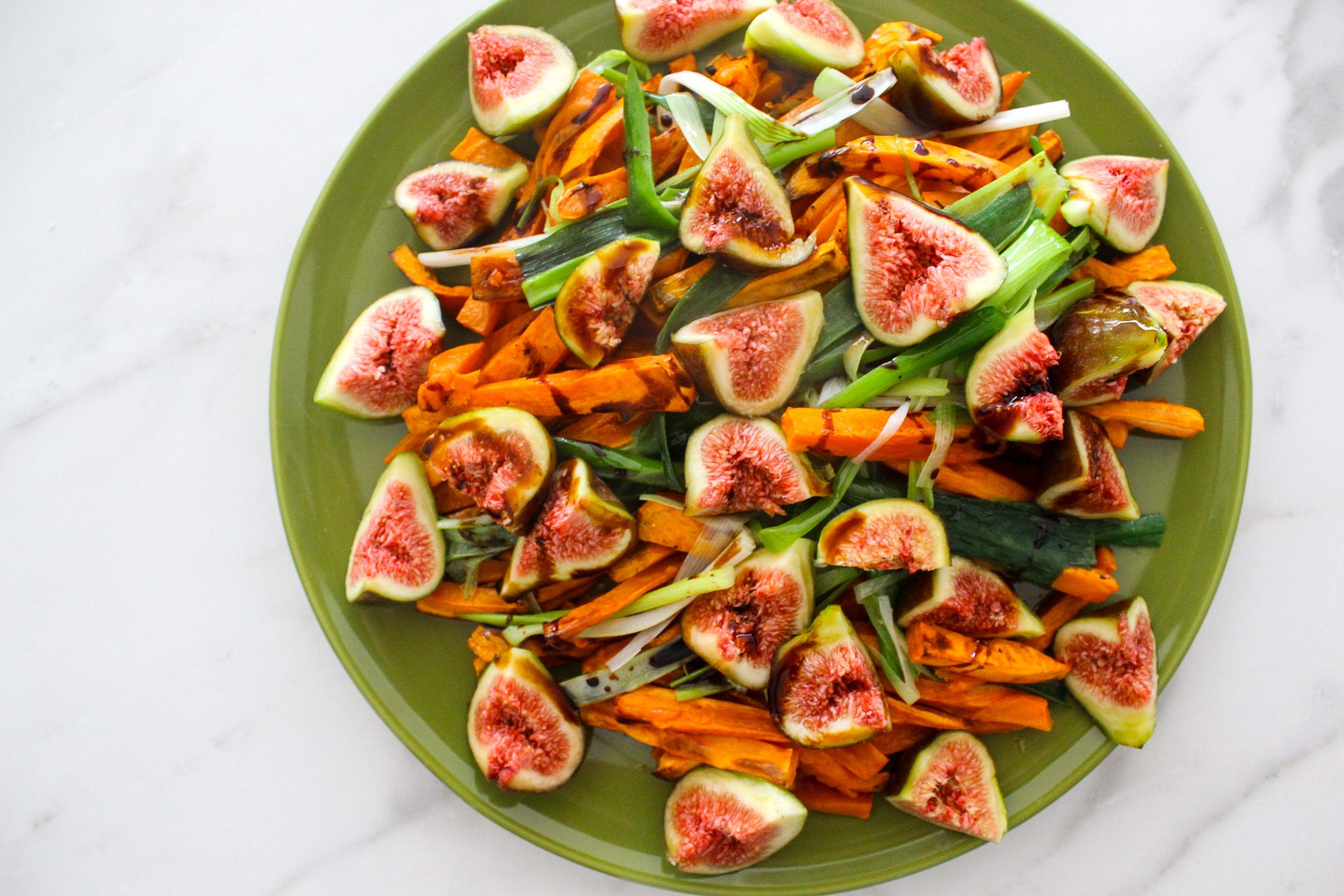 Salade met zoete aardappel en vijgen