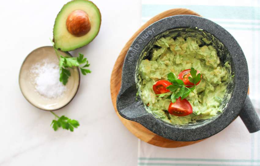 Mie en place guacamole