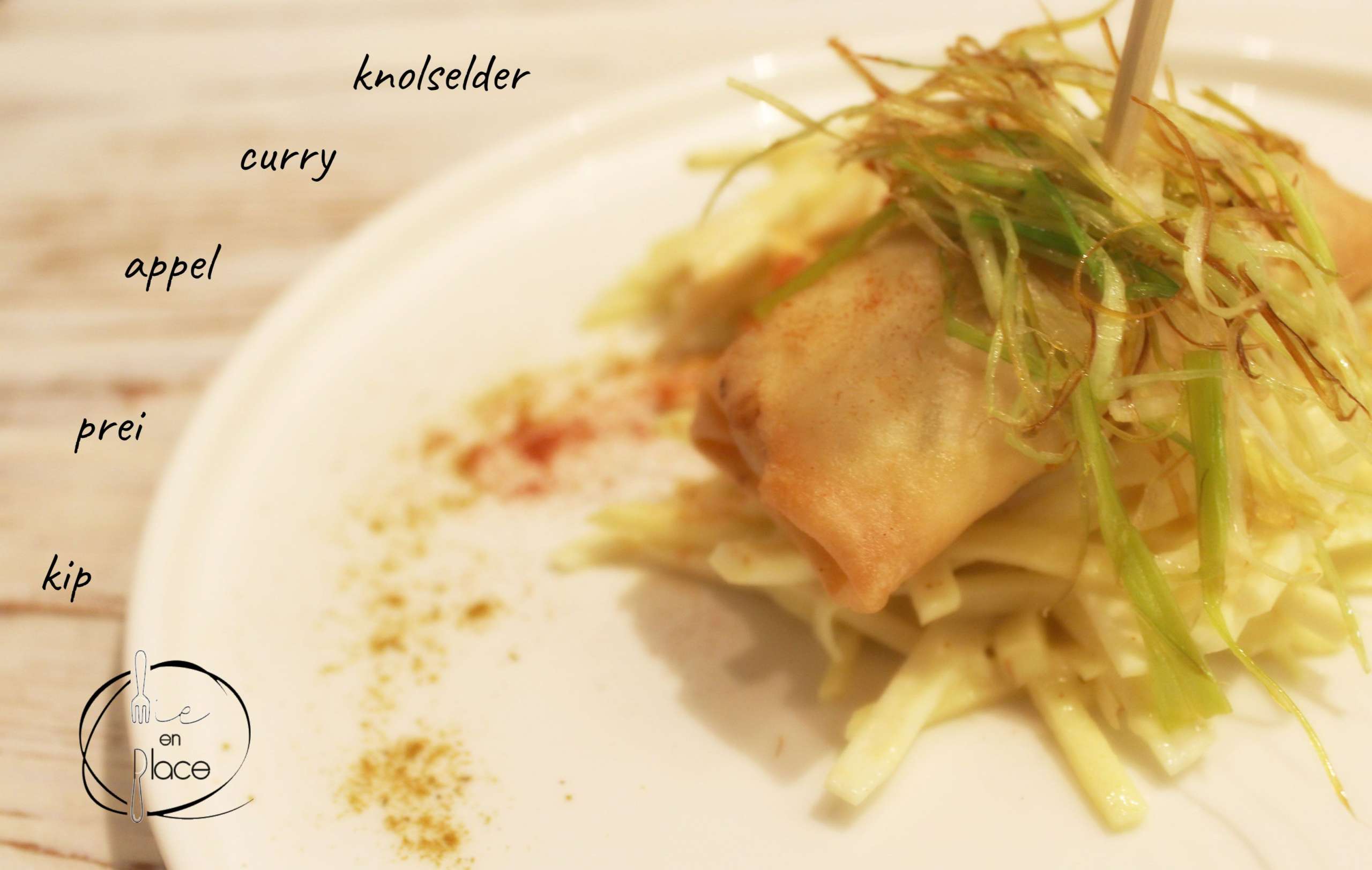 mie en place loempia met knolselder appelsalade