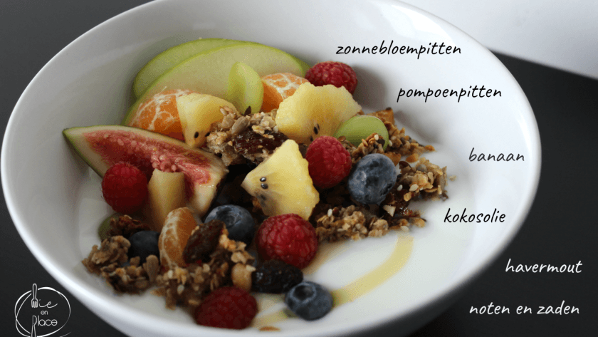 Mie en Place granola met banaan