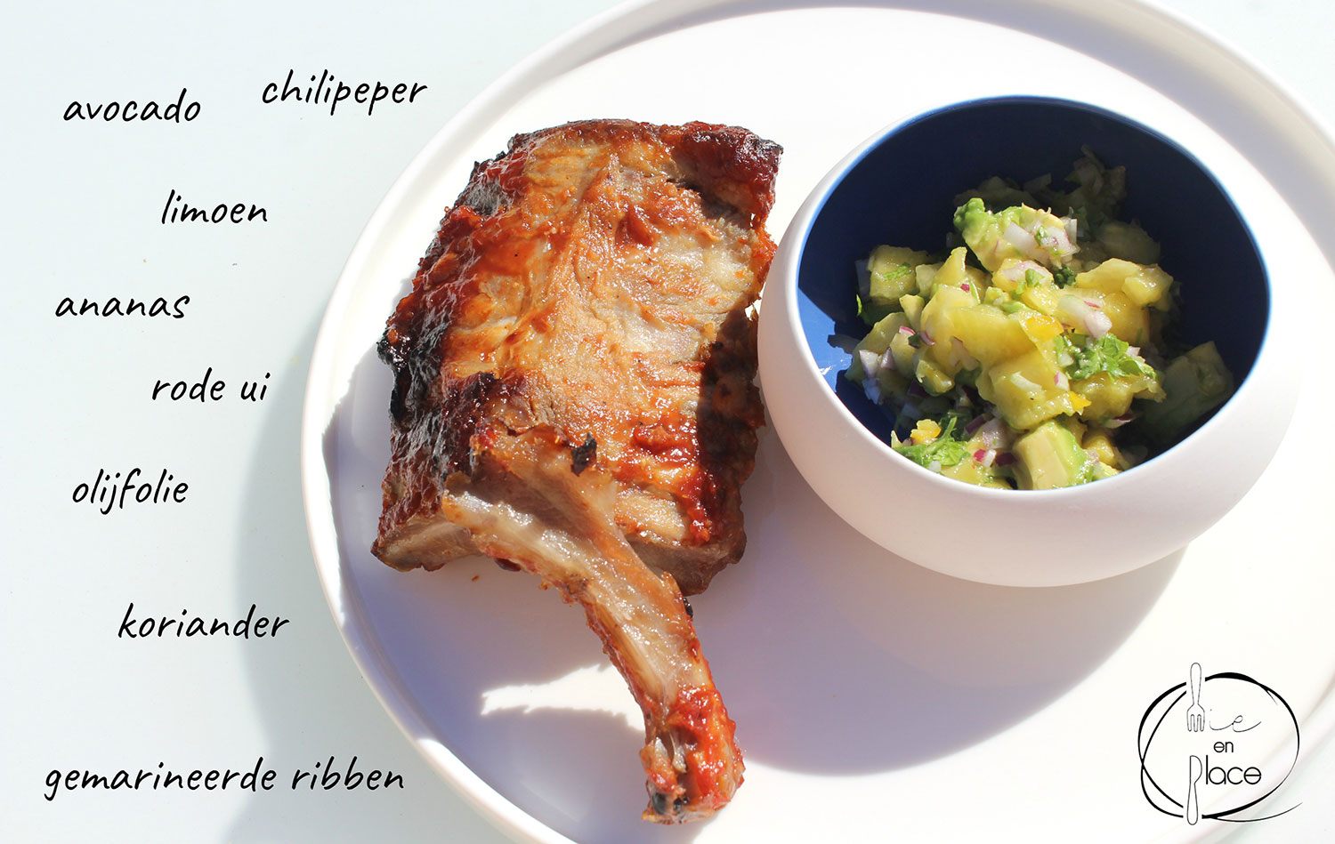 Mie en Place gemarineerde ribbekens met salsa