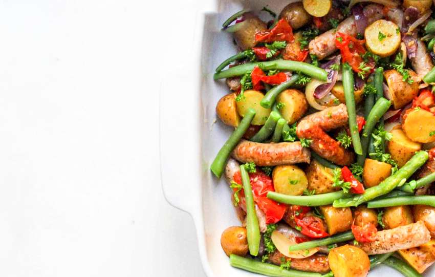 Ovenschotel met boontjes en worst