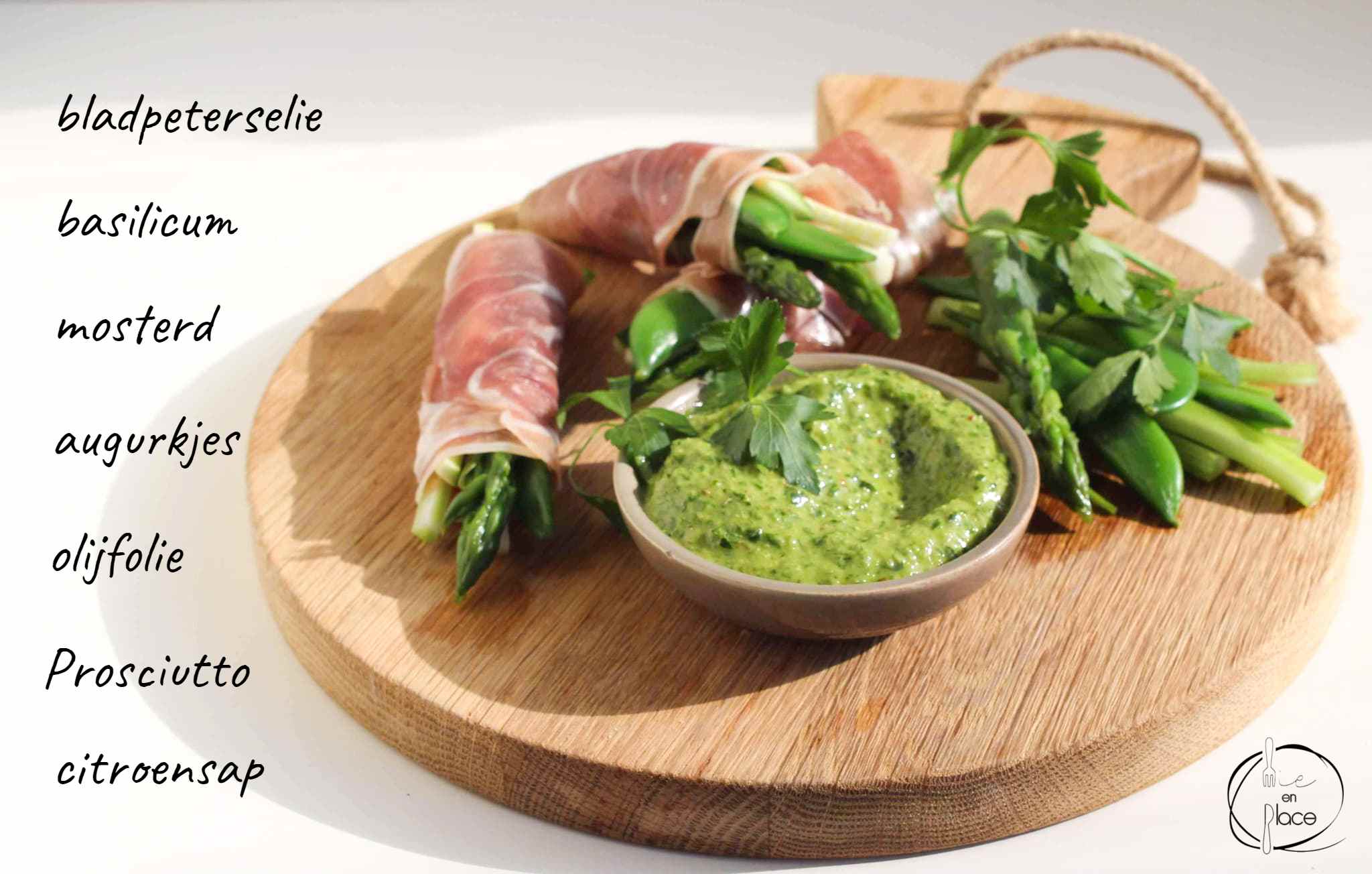 Mie en Place salsa verde met Prosciutto rolletjes