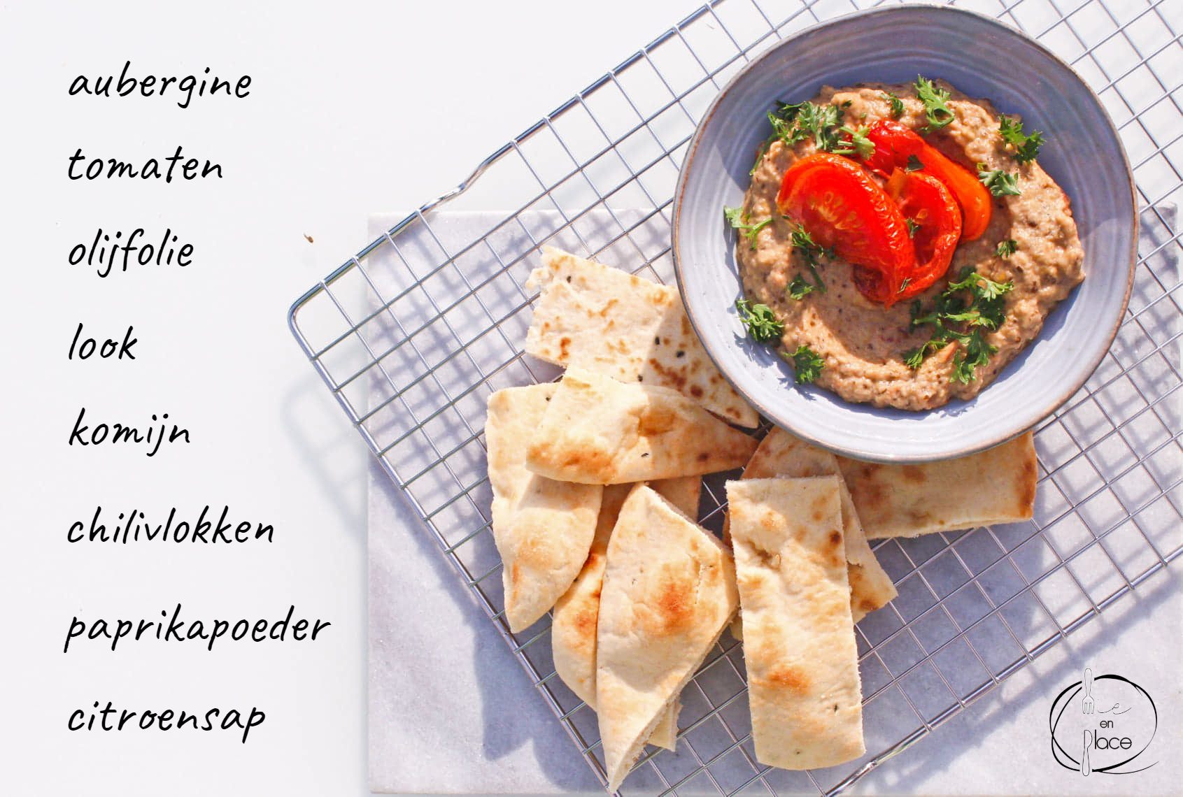 Aubergine dip met tomaten