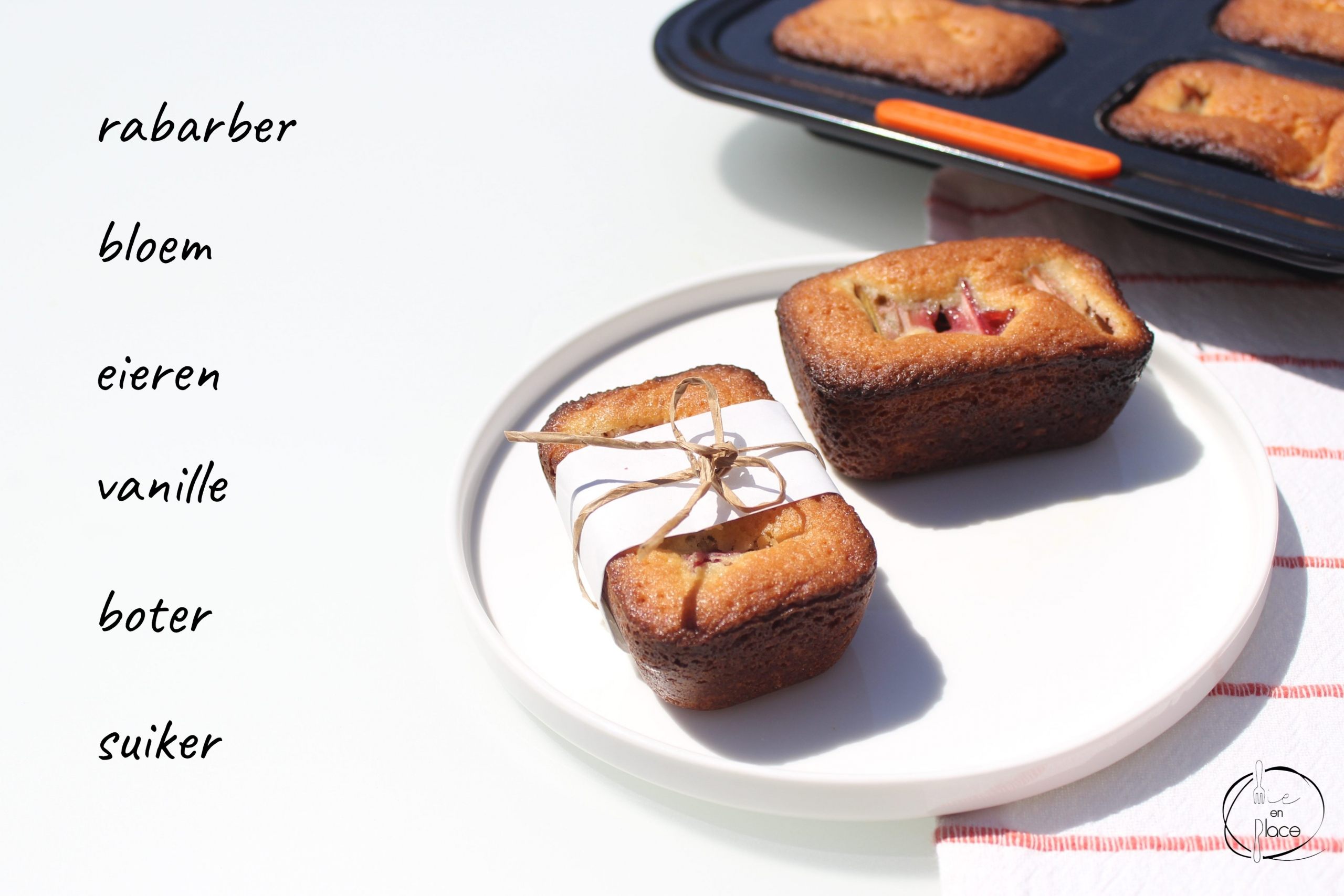 Mie en place rabarber mini cakes met vanille