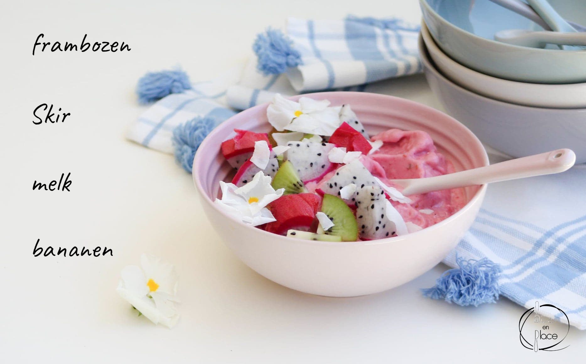 Mie en Place smoothie bowl met frambozen