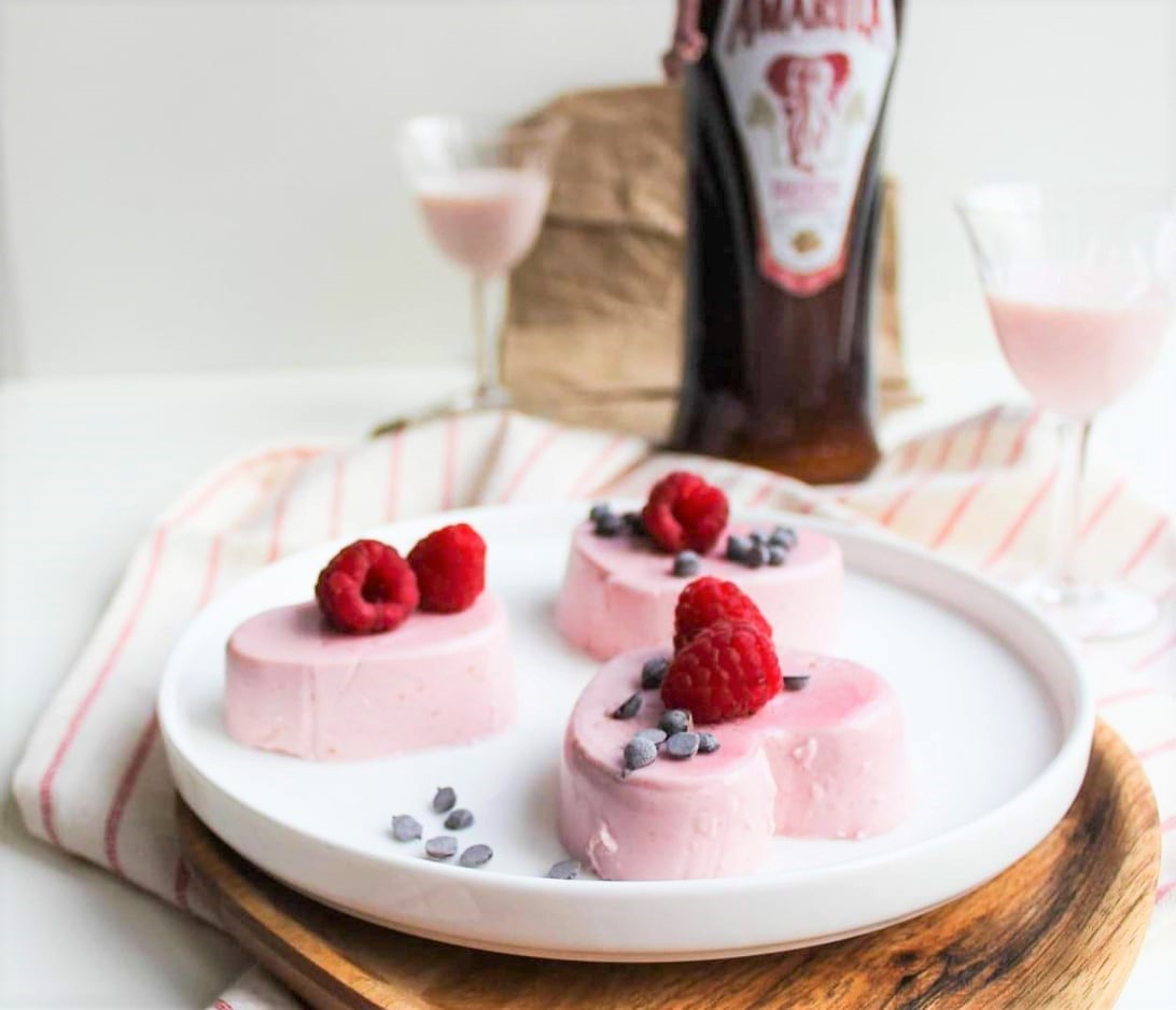 Mie en Place roze panna cotta met Amarula