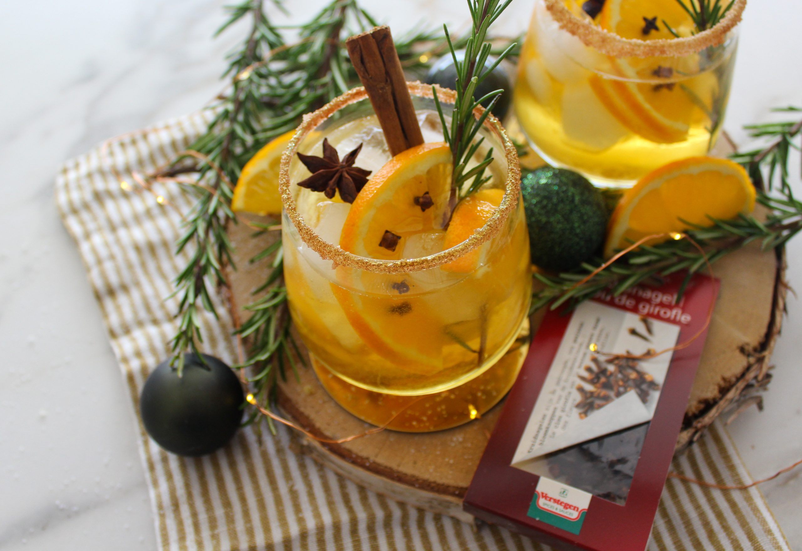 Mie en place kruidige cocktail met kruidnagel